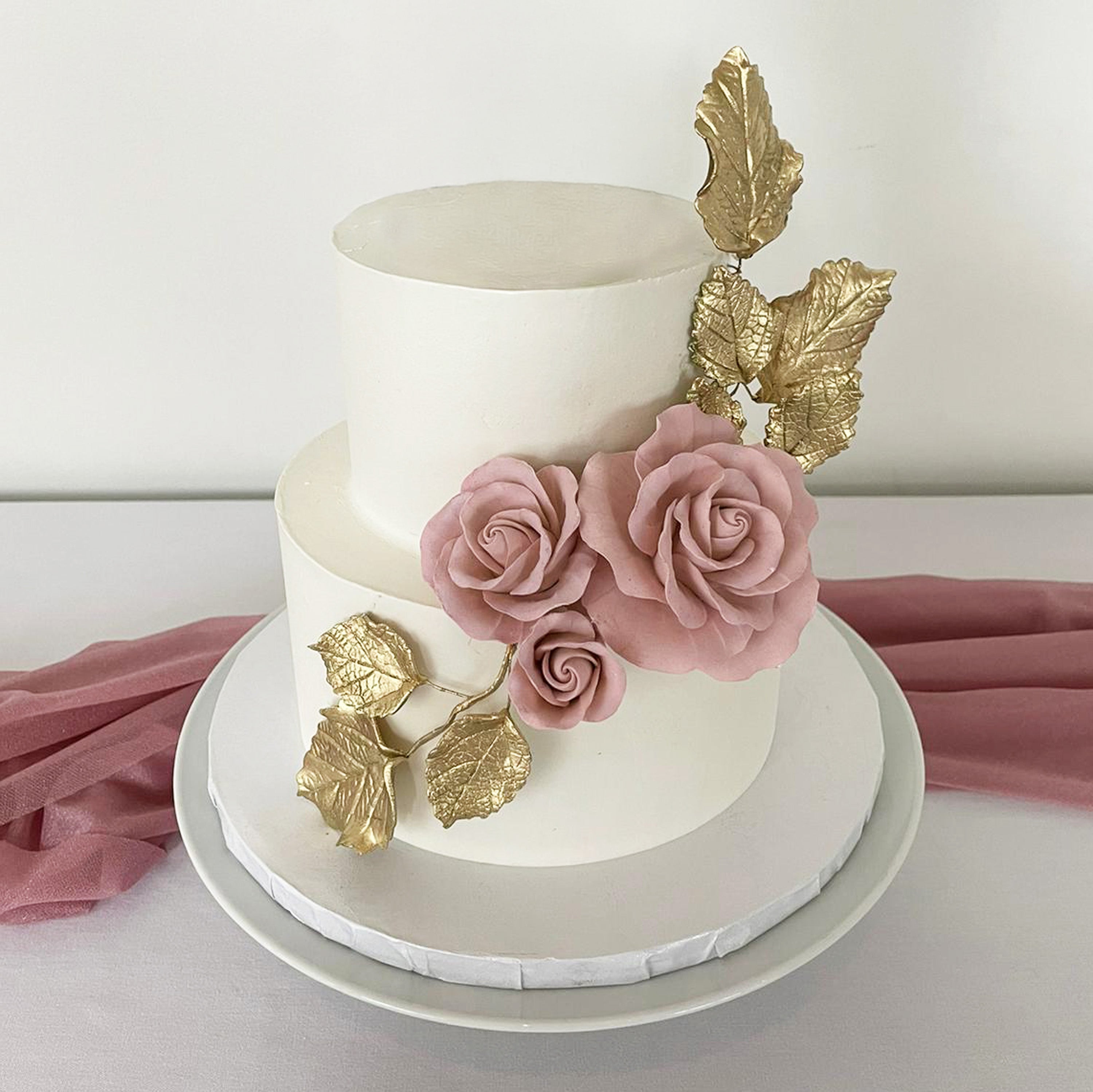 Roses & Gold Leaves Cake