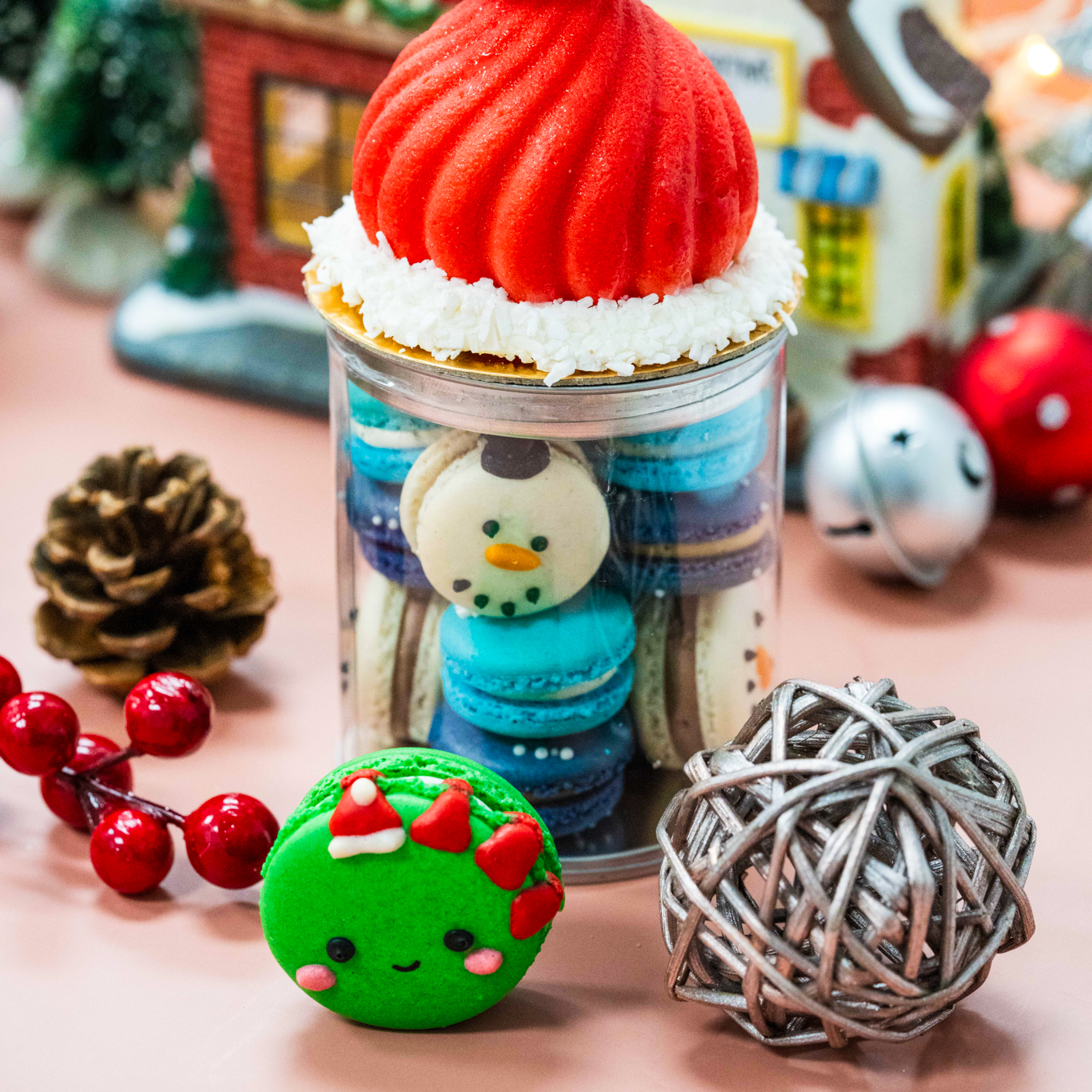 Christmas Mini Macarons - Snowman