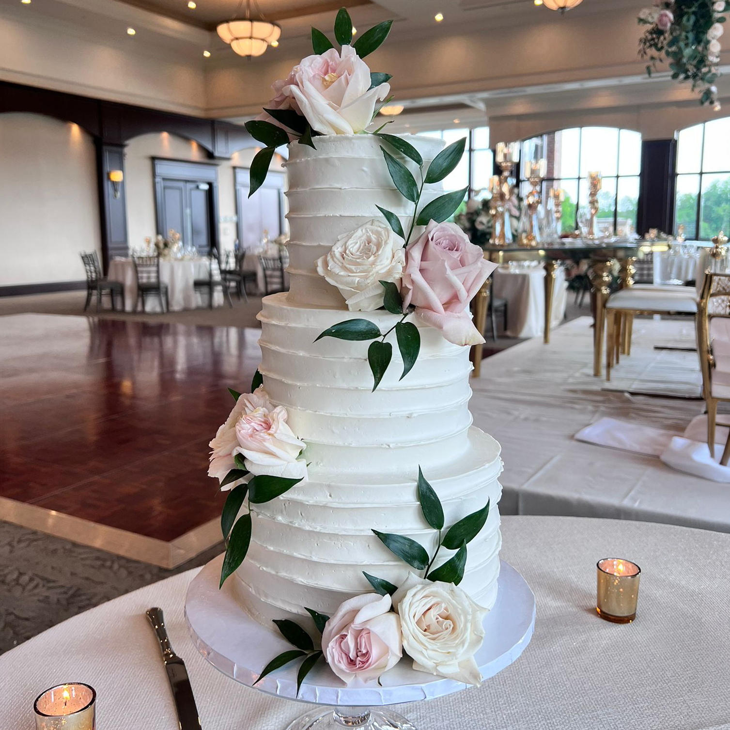 Wedding Cake (Buttercream, Rustic Ruffle)